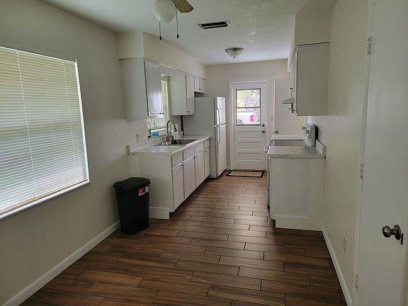 2nd image of 1145 Morse Ave