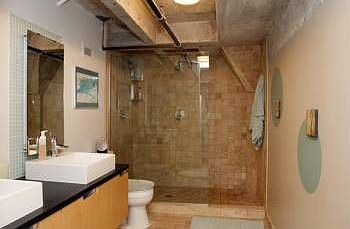 4th image of 2120 Wyandotte St APT 8