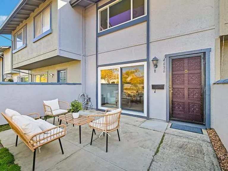 4636 Granada Way — Photo 2
