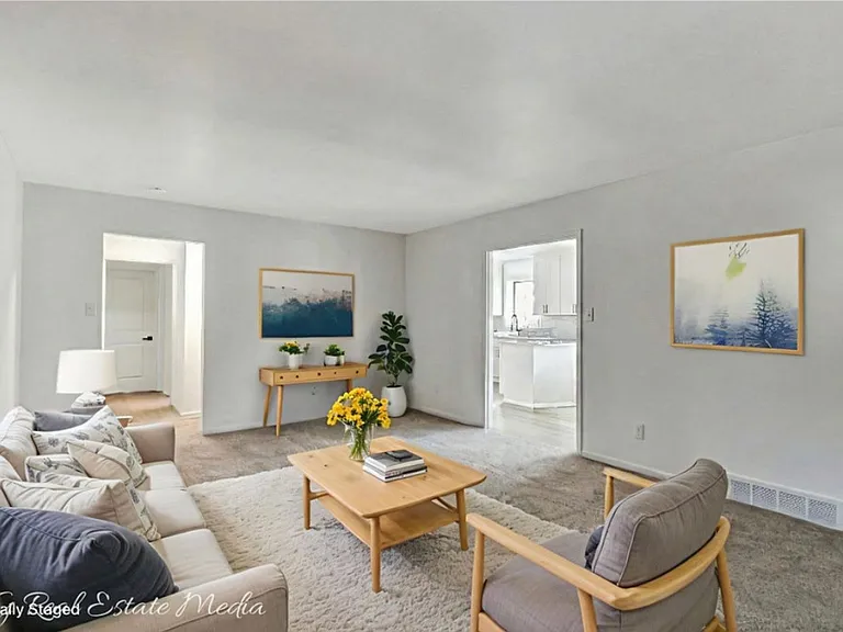 4220 Boudinot Ave — Photo 3