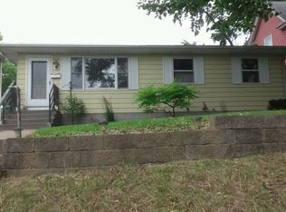 1108 3rd St, Moline, IL 61265