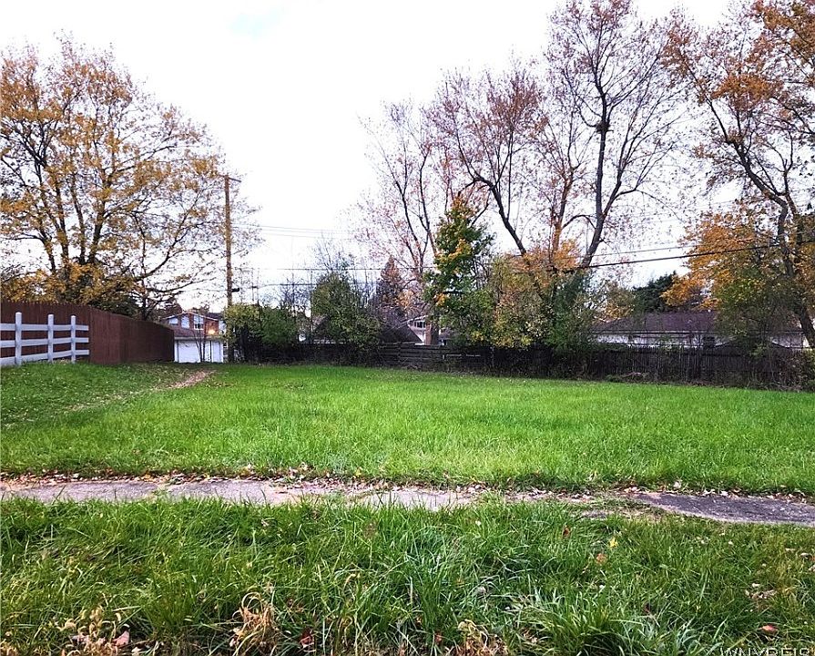 1st image of 3 Sprucewood Dr #1