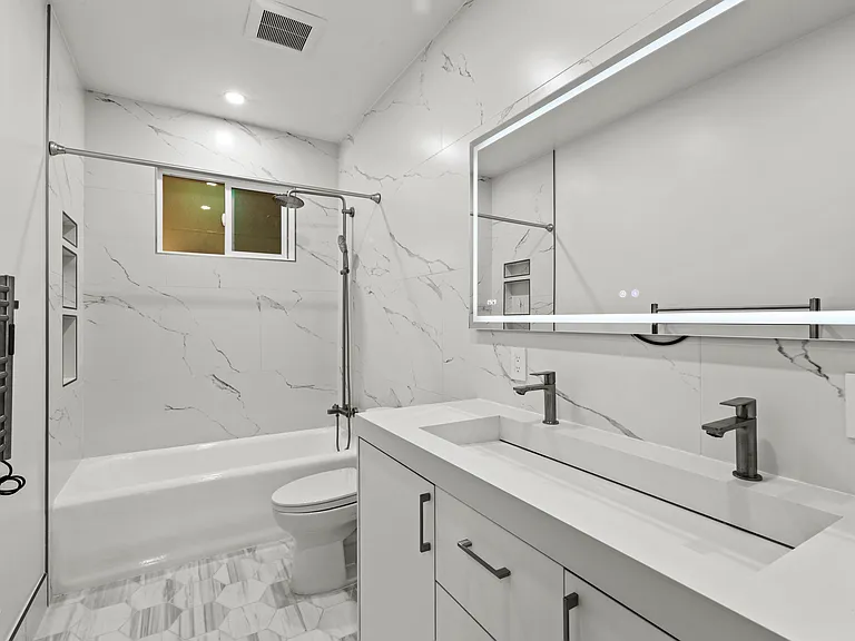 3300 Laguna St #5 — Photo 8