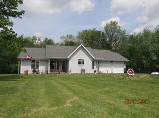 5951 W Phillips Rd, Three Oaks, MI 49128