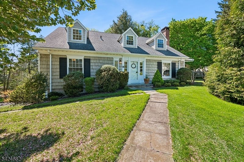9 OVERLOOK TERR, Short Hills, NJ 07078 | Zillow