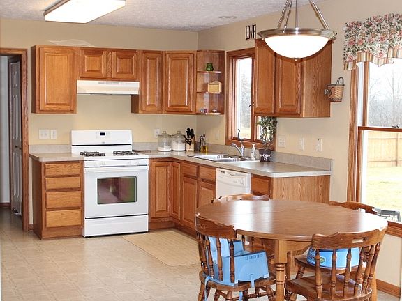 3rd image of 273 Reserve Ave