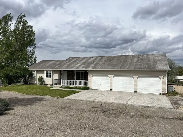 225 Viewcrest Dr, Spring Creek, NV 89815