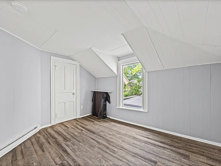 374 Park Ave #2 — Photo 16