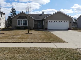 468 Valleyview Dr, Bartlett, IL 60103
