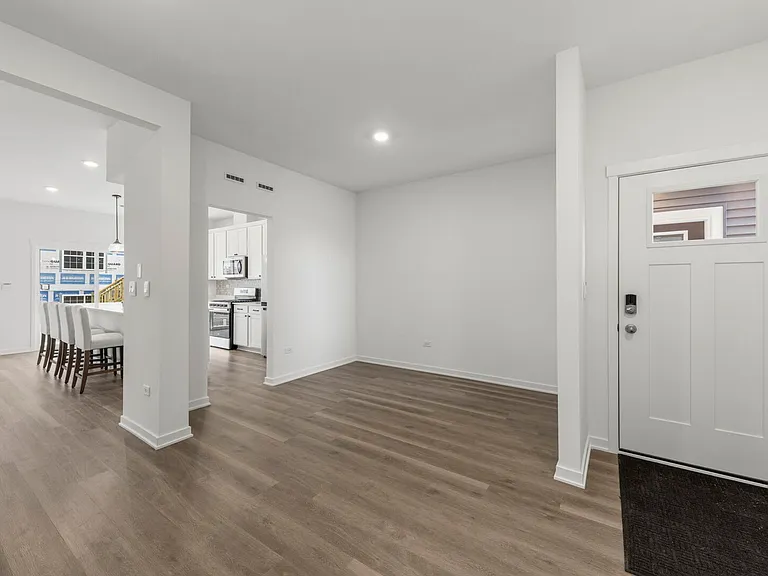 1733 Stable Ln — Photo 4