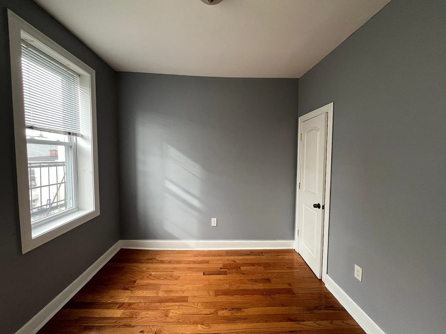 2 bed, 750 sqft, $1,825 — Photo 3