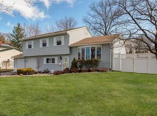 31 Lester Dr, Orangeburg, NY