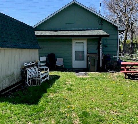 2nd image of 2217-2215 & 22 Wallace Ave