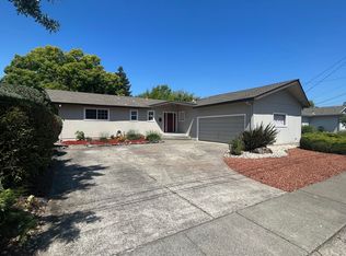 2623 Canterbury Dr, Santa Rosa, CA 95405