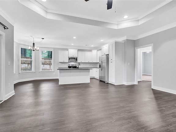 3rd image of 104 Woodland Ln