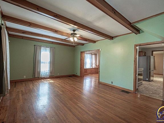 3rd image of 2823 SE Illinois Ave