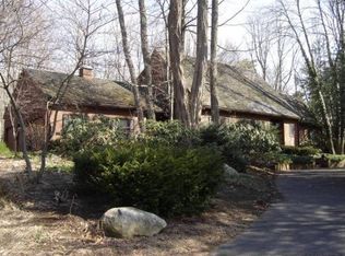 33 Ardsley Rd, Longmeadow, MA 01106