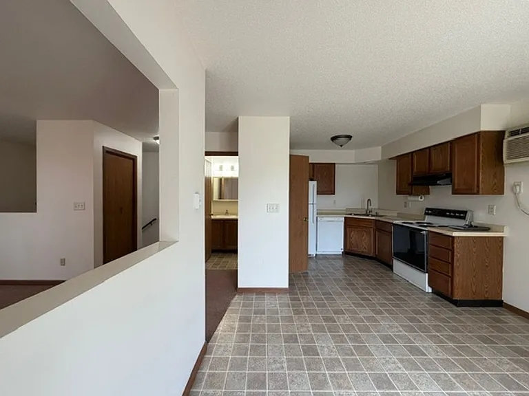 411 Germania St — Photo 2