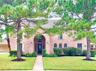 303 Clear Creek Meadows Dr, League City, TX 77573