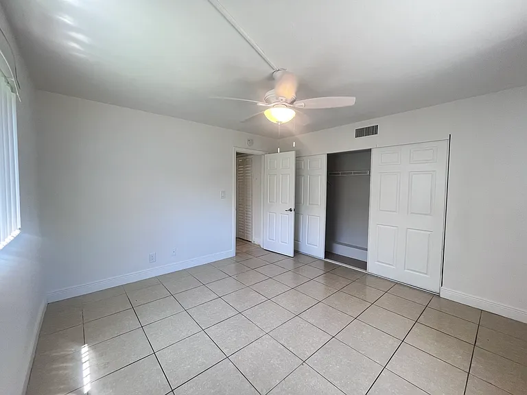 520 NE 44th St #4 — Photo 2