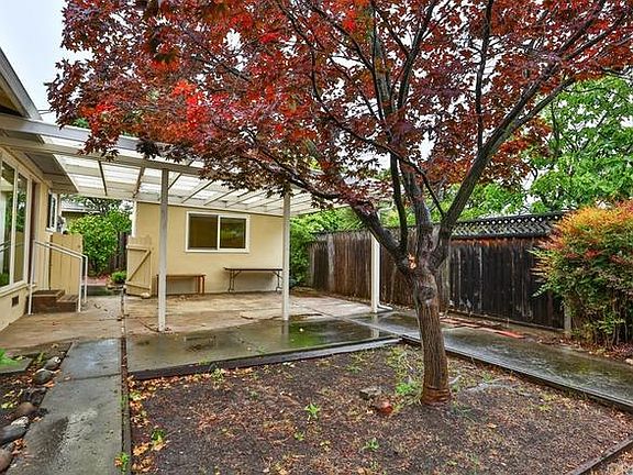 2nd image of 2151 Menzel Pl
