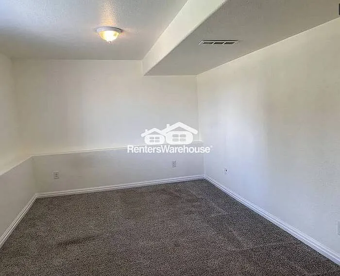 305 Warwick St — Photo 14