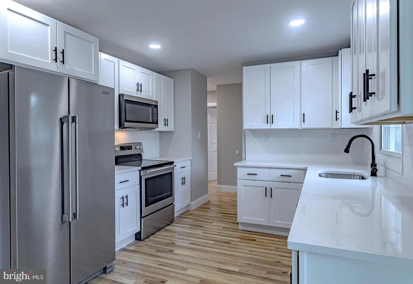 4 bed, 2.0 bath, 1497 sqft, $3,500 — Photo 4