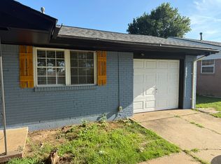 836 NW 9th St, Moore, OK 73160