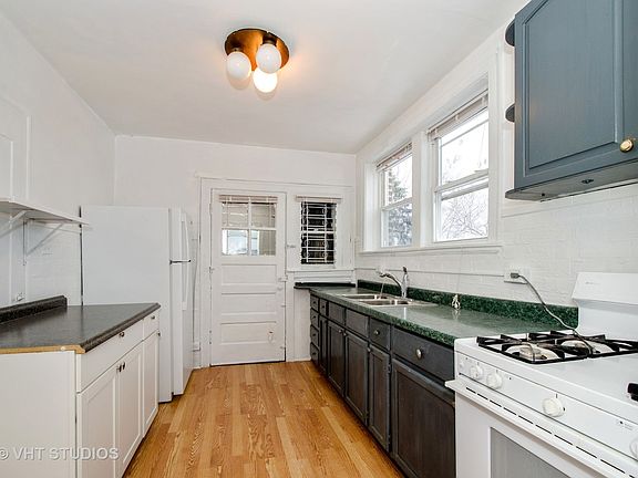 4th image of 2729 W Jarvis Ave APT 3