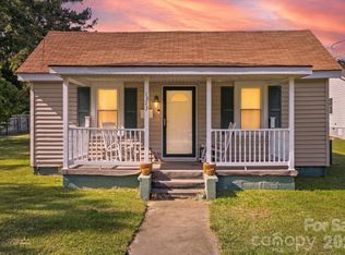 1313 Carolina Ave, Roanoke Rapids, NC 27870