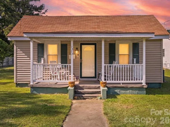 1313 Carolina Ave, Roanoke Rapids, NC 27870