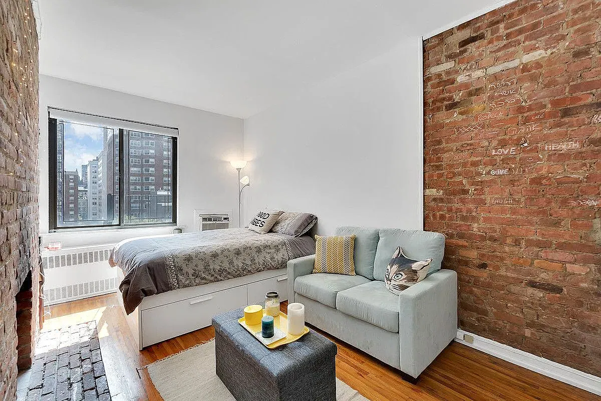 210 East 21st Street — Photo 1
