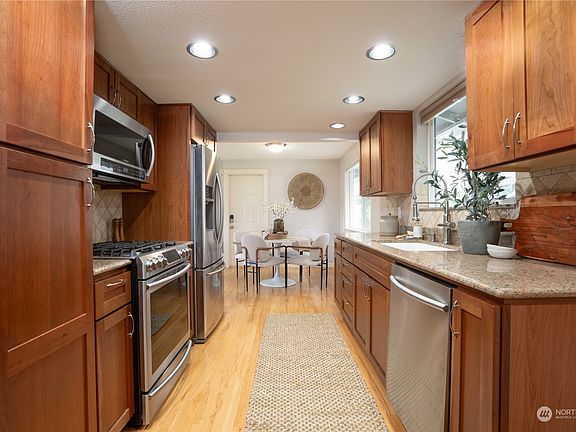 3rd image of 4509 78th Avenue Ct W