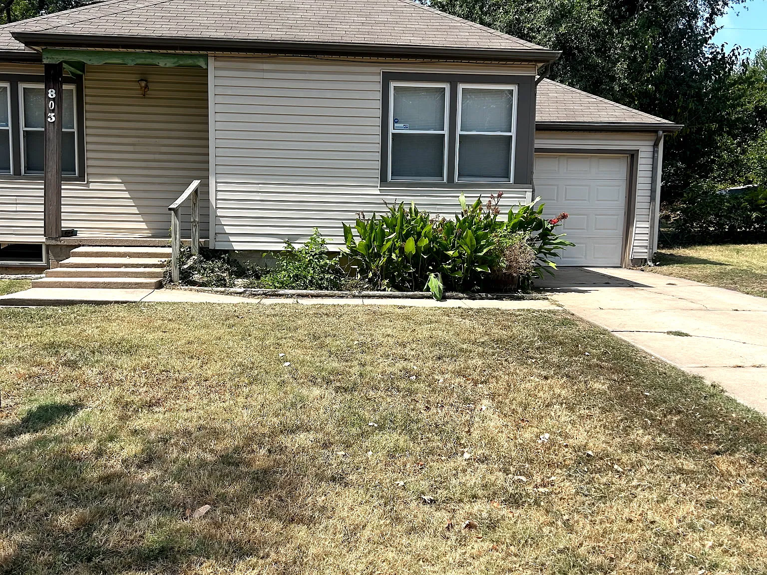 2 bed, 749 sqft, $1,025 — Photo 1