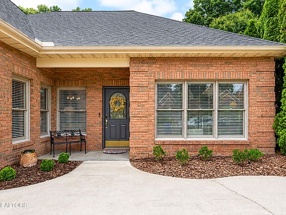 2nd image of 170 Valley View Dr