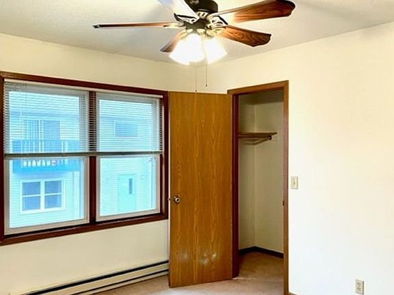 5th image of 1003 Briar Ln #8