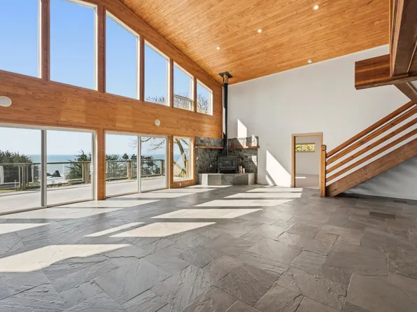 46701 Iversen Drive, Gualala, CA 95445