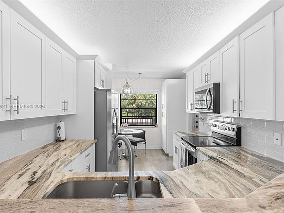 3rd image of 9170 SW 14th St APT 4206