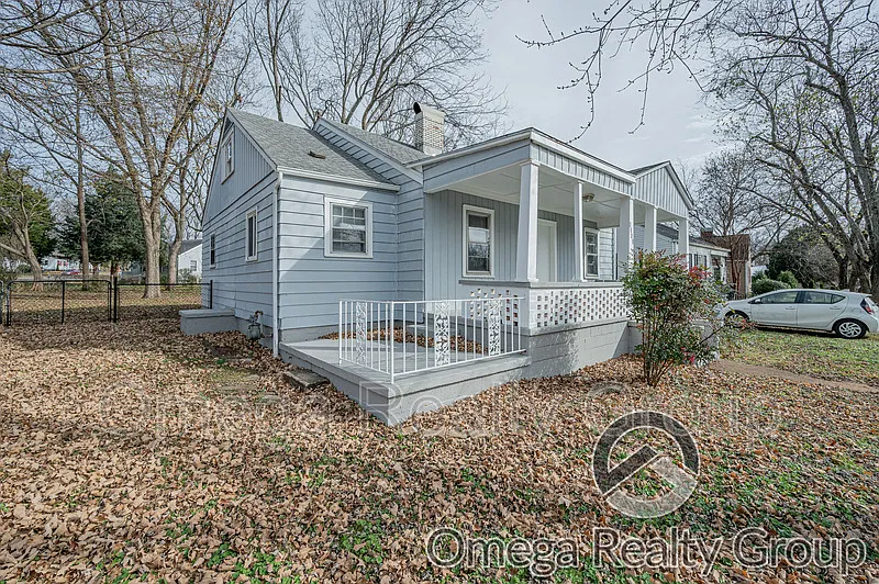 3 bed, 2.0 bath, 1470 sqft, $1,295 — Photo 2