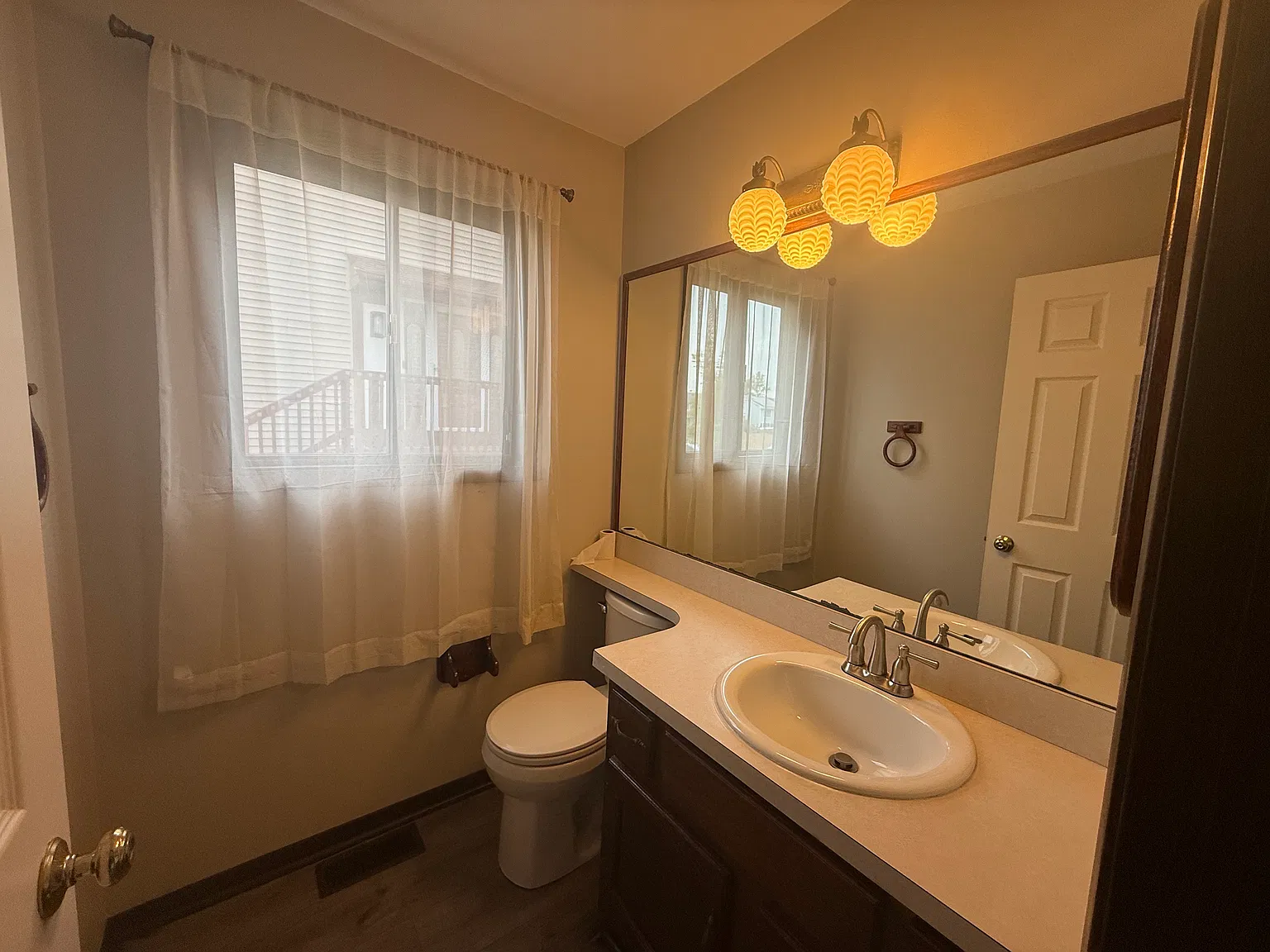 3 bed, 2.5 bath, 1250 sqft, $2,550 — Photo 3