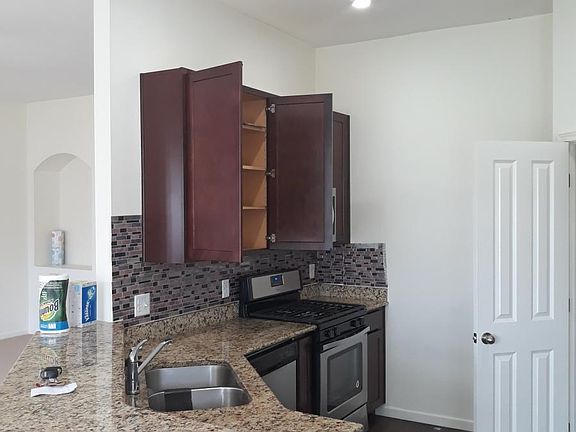 3rd image of 540 Wintergreen Way