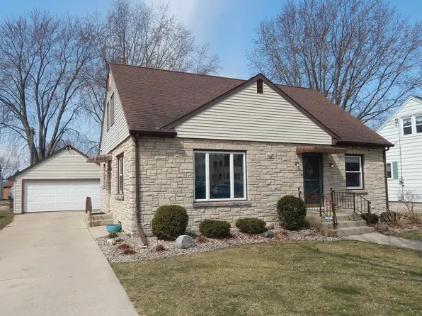 120 Elm Ave, Waupun, WI 53963