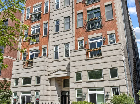 860 W Buckingham Pl APT 2W, Chicago, IL 60657