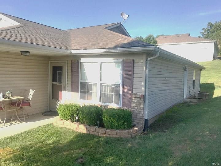 2nd image of 106 Spring Dr
