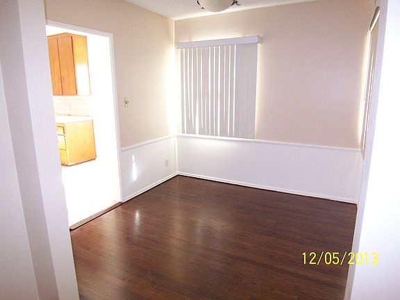 3rd image of 442 S Myrtlewood St