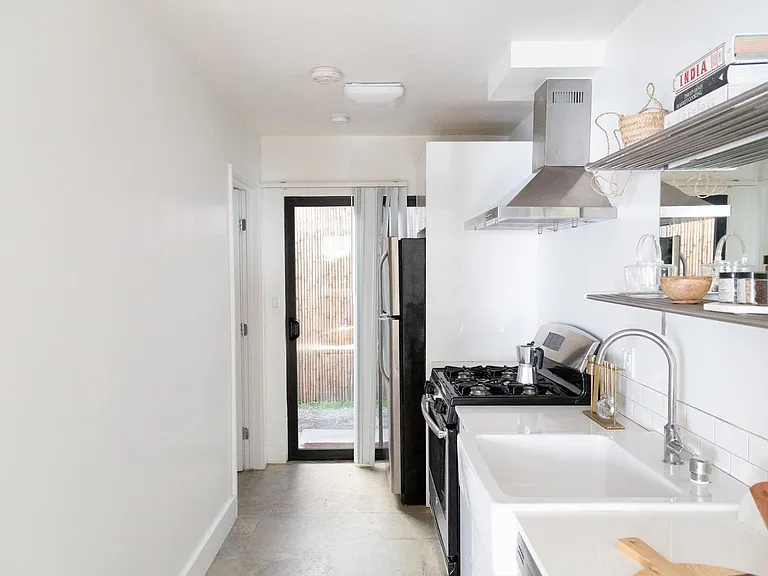 208 S Avenue 58 #3 — Photo 9