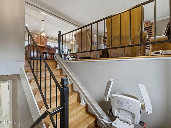 4th image of 426 Coulter Rd