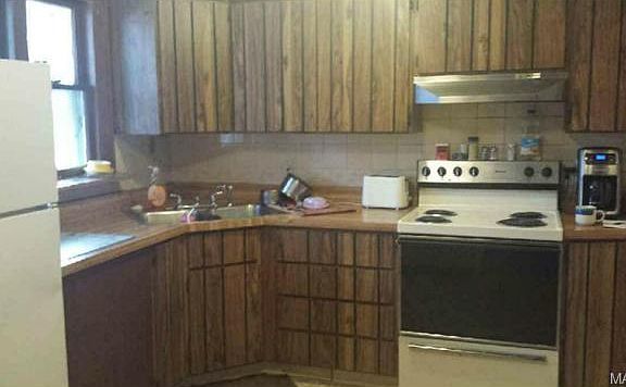 3rd image of 10134 Bon Oak Dr