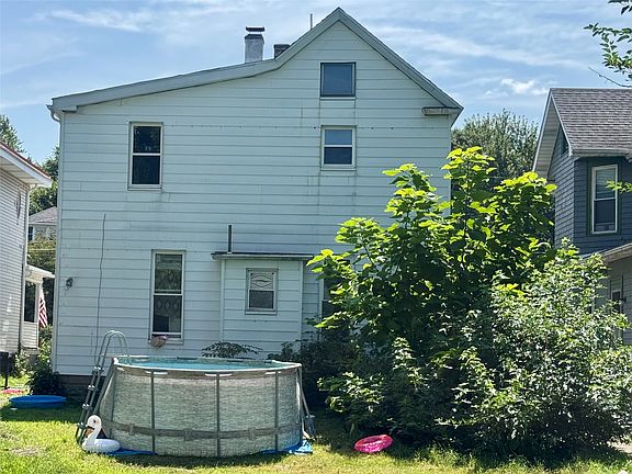 2nd image of 1134 W 9th St