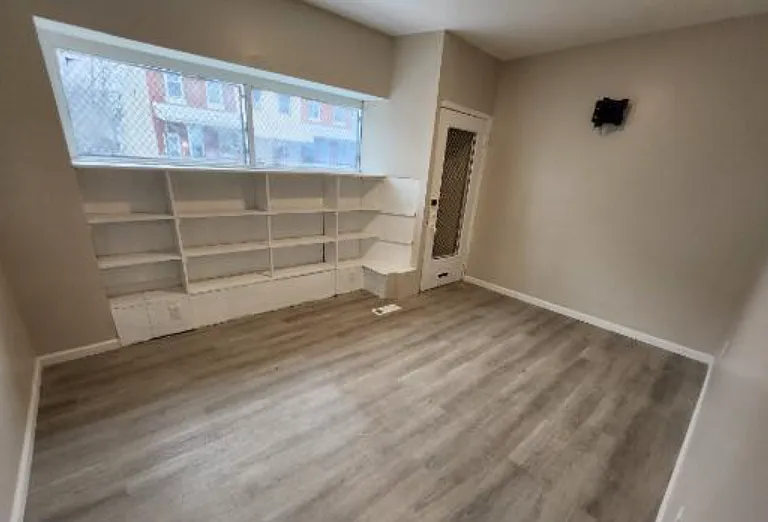 348 W Queen Ln #1A — Photo 7
